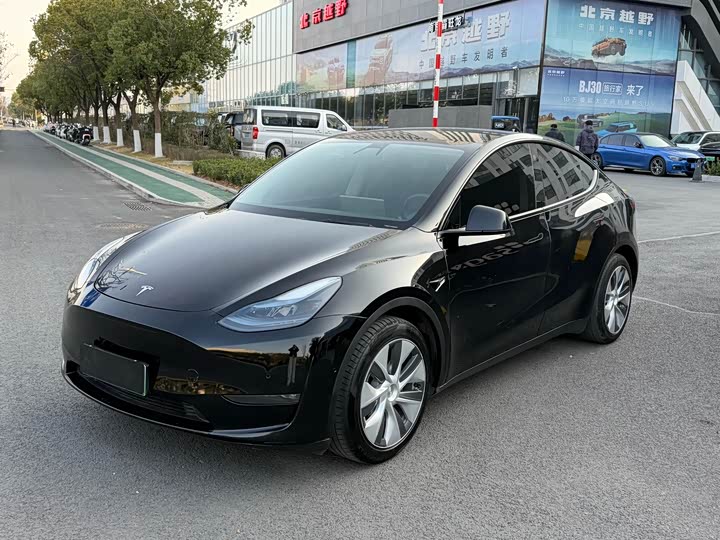 Фото 1 - Tesla Model Y