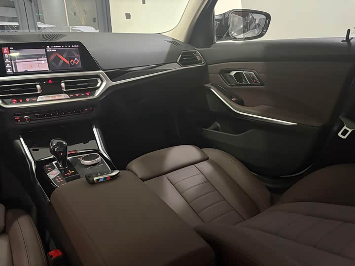 Фото 9 - BMW 3 Series