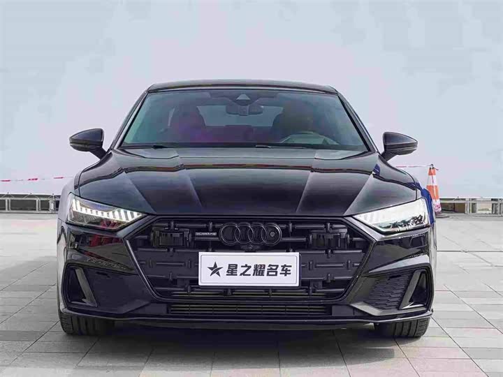 Фото 2 - Audi A7L