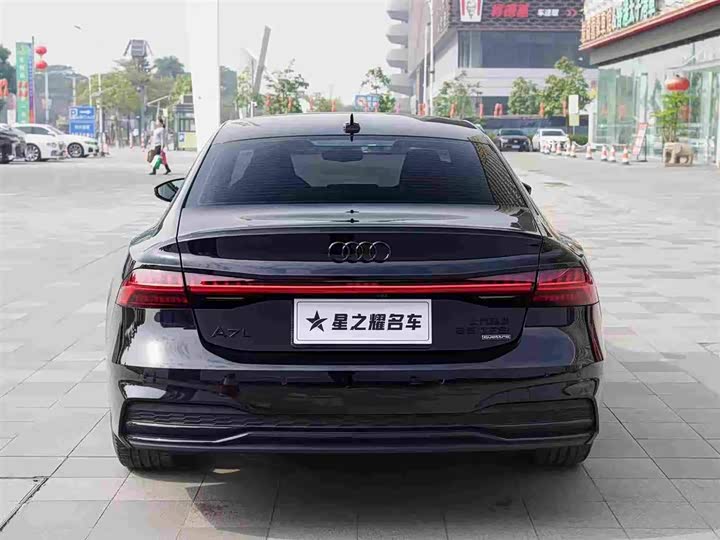 Фото 3 - Audi A7L