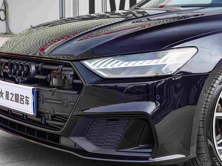 Фото 5 - Audi A7L