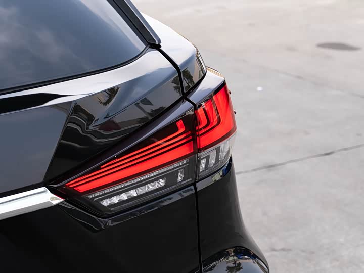 Фото 7 - Lexus RX