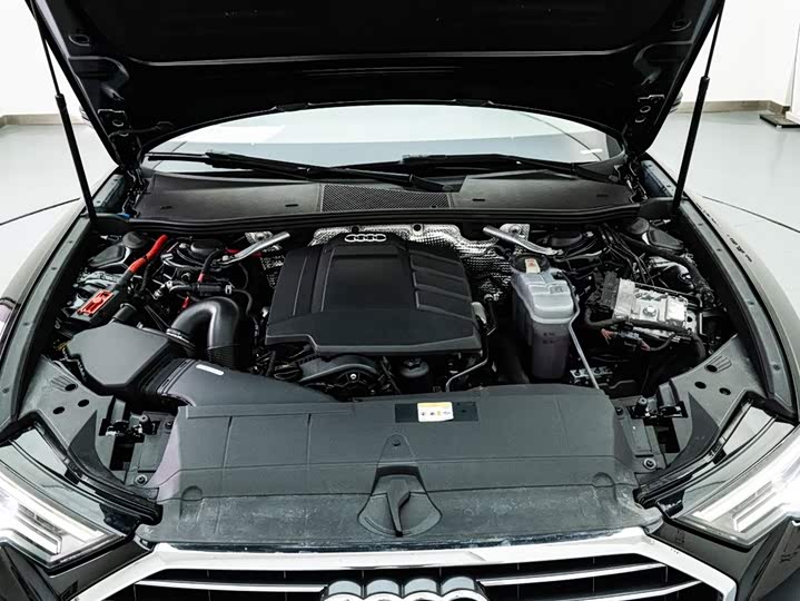 Фото 8 - Audi A6L