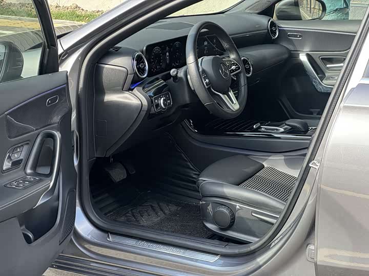 Фото 8 - Mercedes-Benz A-Class