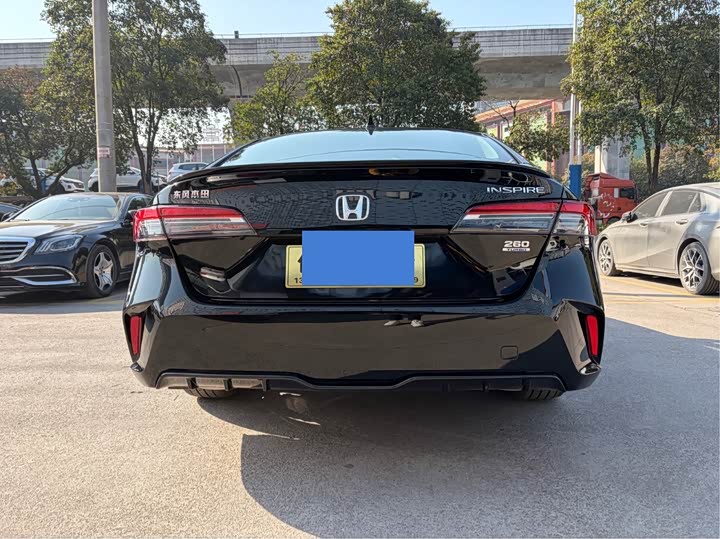 Фото 5 - Honda Inspire