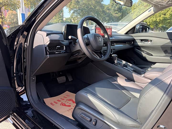 Фото 6 - Honda Inspire