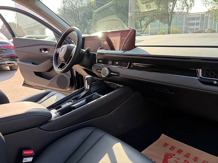 Фото 9 - Honda Inspire