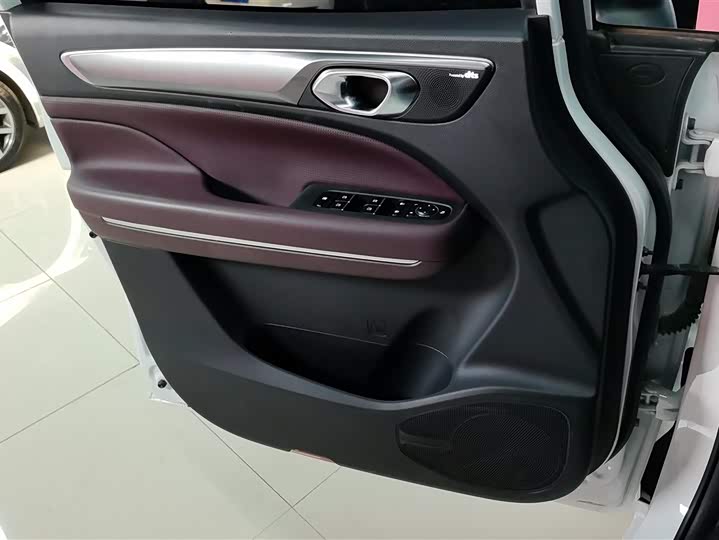 Фото 7 - GAC Trumpchi M6