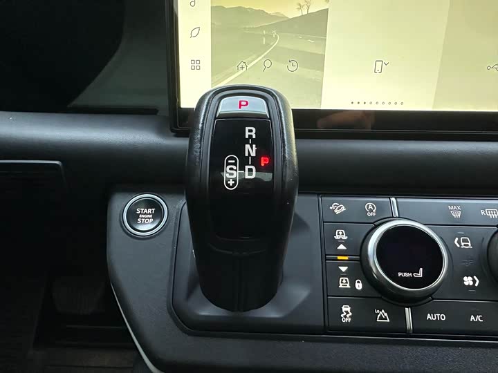 Фото 9 - Land Rover Defender