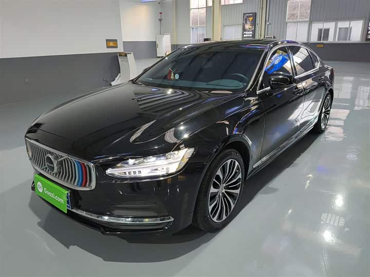 Фото 1 - Volvo S90