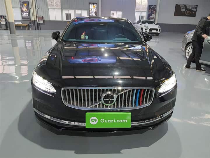 Фото 3 - Volvo S90