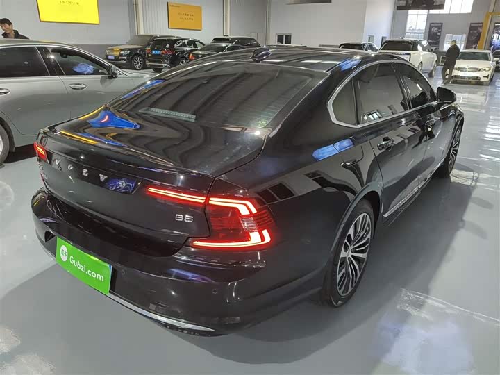 Фото 7 - Volvo S90