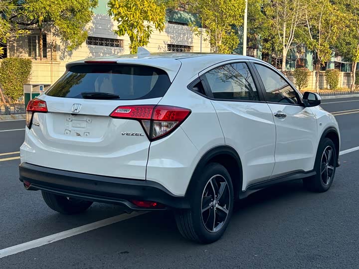 Фото 9 - Honda Vezel