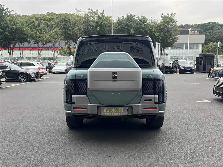 Фото 4 - BYD Yangwang U8