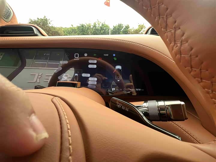 Фото 7 - BYD Yangwang U8