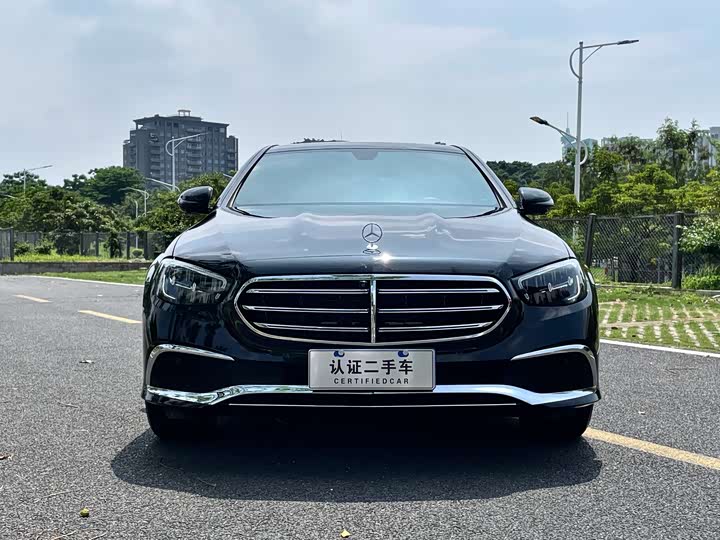 Фото 2 - Mercedes-Benz E-Class