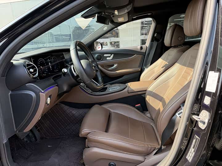 Фото 6 - Mercedes-Benz E-Class