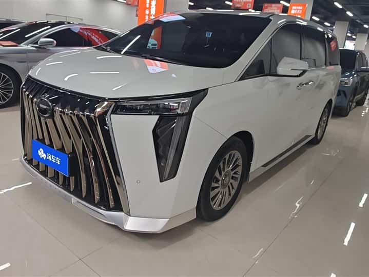 Фото 1 - GAC Trumpchi M8