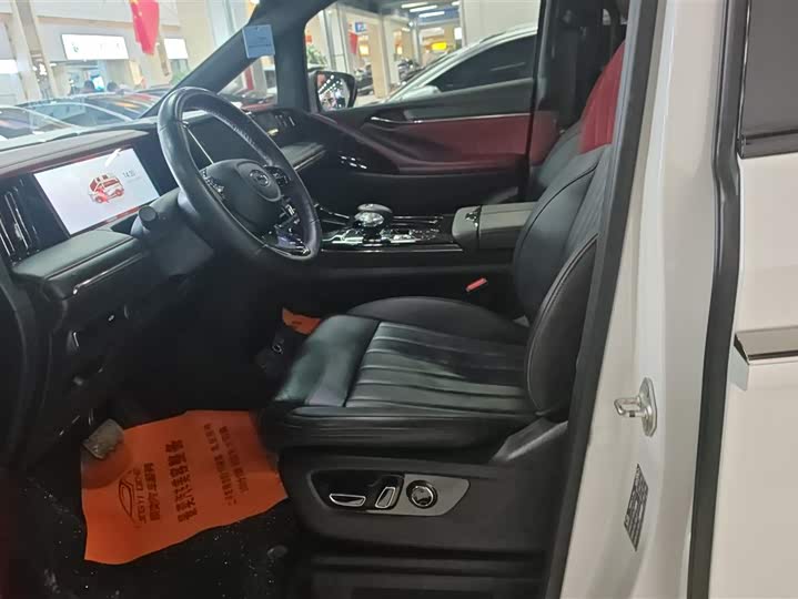 Фото 9 - GAC Trumpchi M8