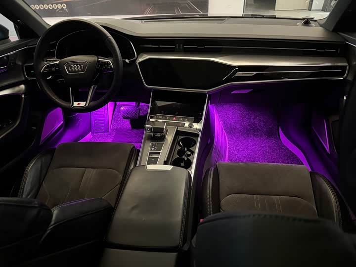 Фото 4 - Audi A6L