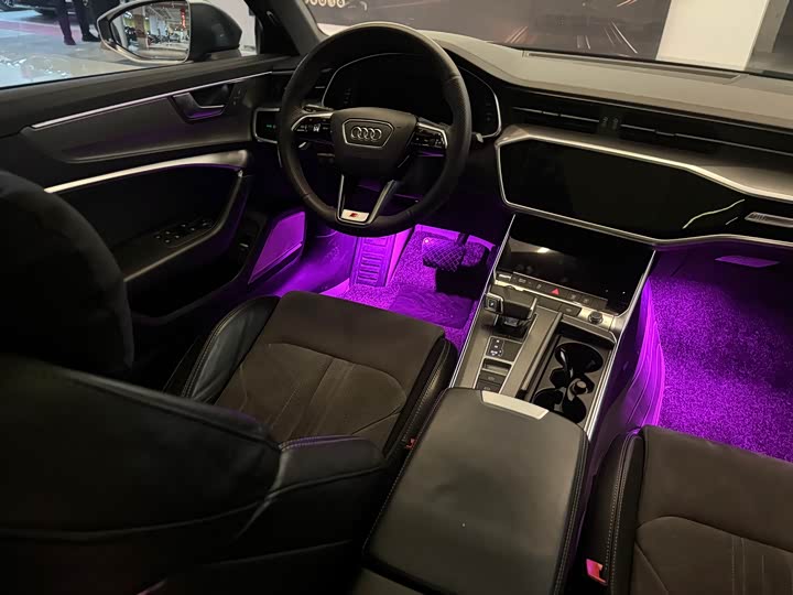 Фото 5 - Audi A6L