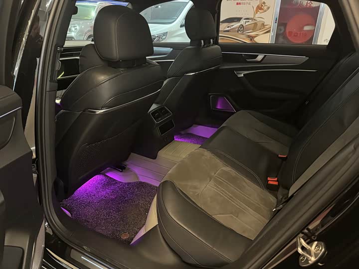 Фото 7 - Audi A6L