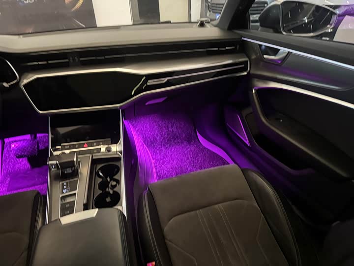 Фото 8 - Audi A6L