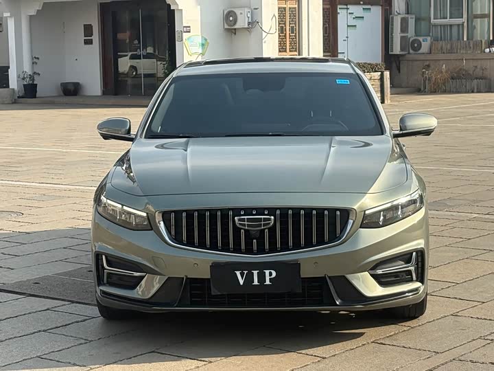 Фото 2 - Geely Preface