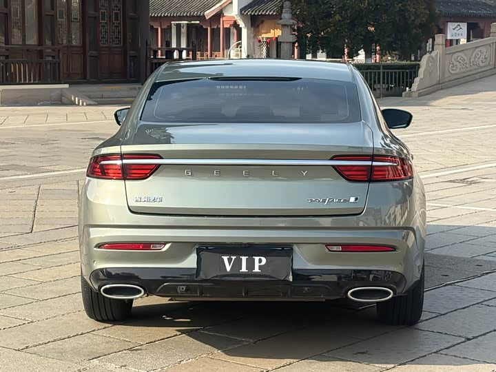 Фото 6 - Geely Preface