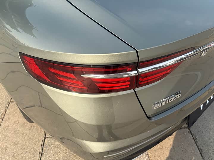 Фото 9 - Geely Preface