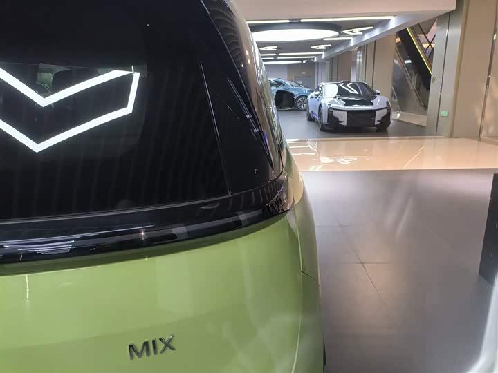 Фото 8 - Zeekr Mix