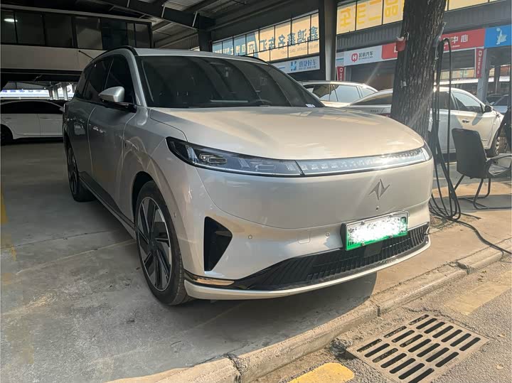 Фото 2 - Dongfeng Yipai eπ 008