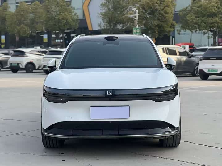 Фото 2 - Zeekr 7X