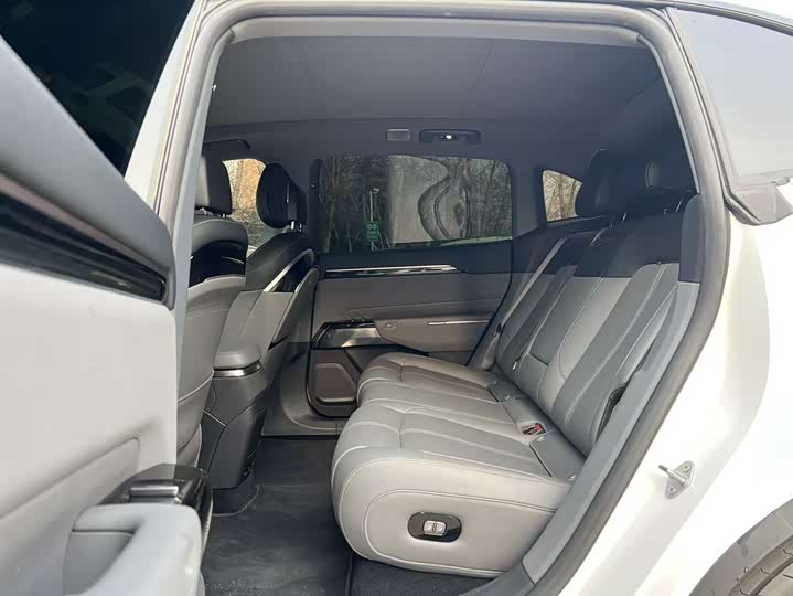 Фото 5 - Zeekr 7X