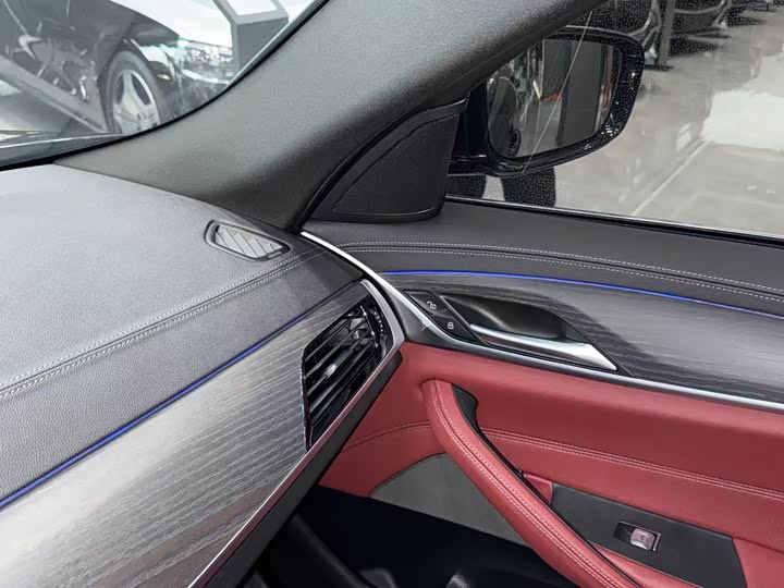 Фото 6 - BMW 5 Series