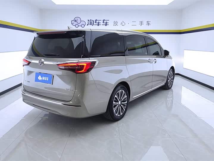 Фото 3 - Buick GL8 ES