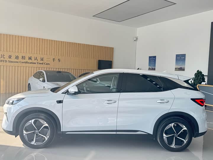 Фото 3 - BYD Yuan Plus