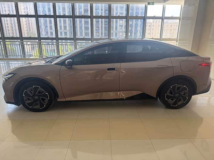 Фото 4 - Toyota bZ3