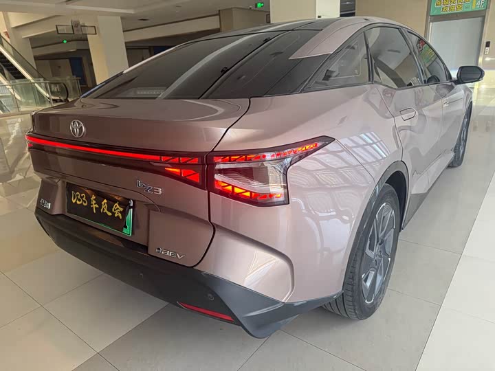 Фото 7 - Toyota bZ3