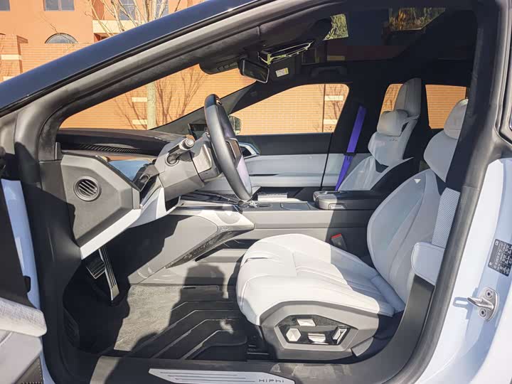 Фото 4 - HiPhi Z