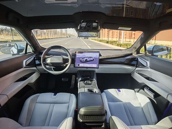 Фото 6 - HiPhi Z