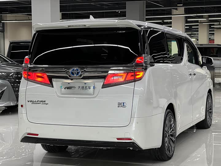 Фото 4 - Toyota Vellfire