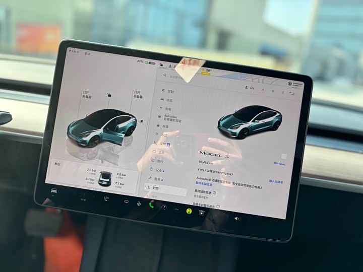 Фото 7 - Tesla Model 3