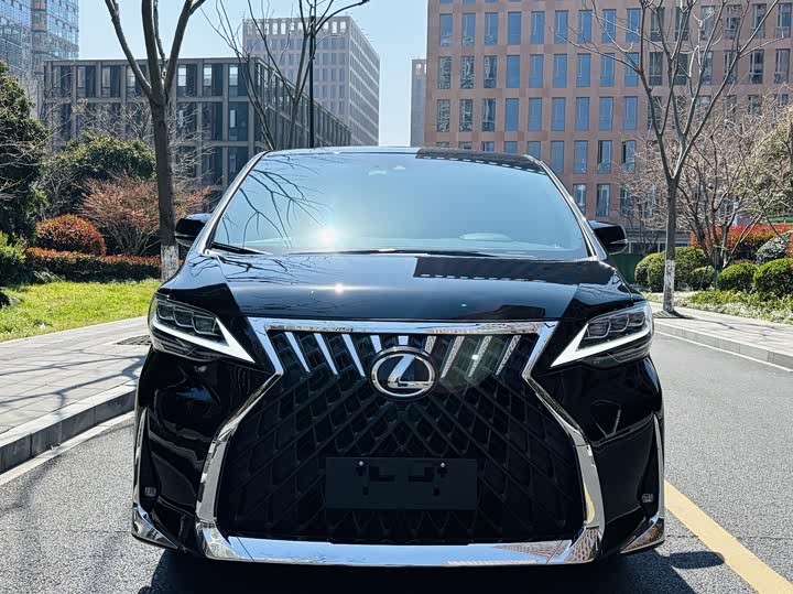 Фото 2 - Toyota Vellfire