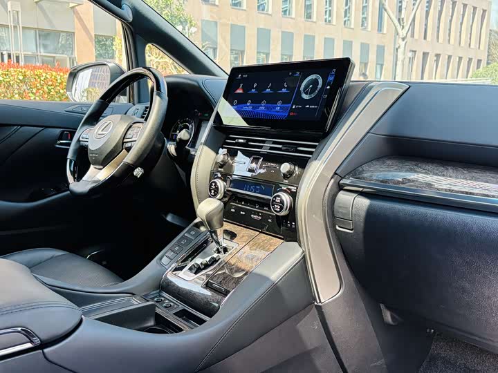 Фото 6 - Toyota Vellfire