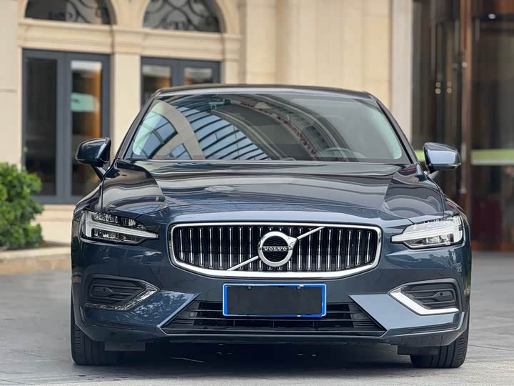 Фото 2 - Volvo S60