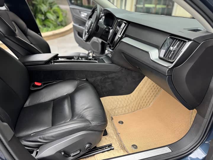 Фото 4 - Volvo S60