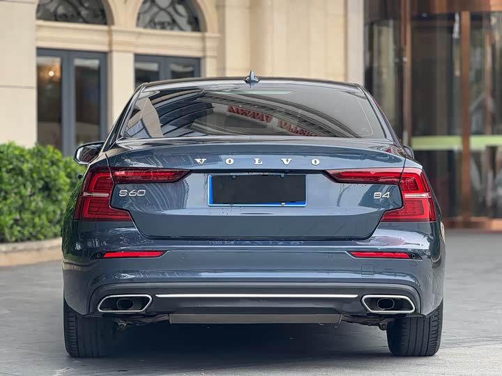 Фото 9 - Volvo S60