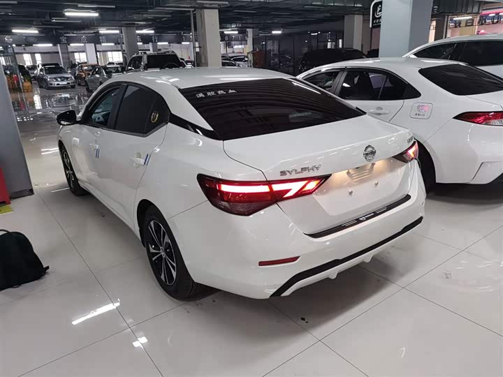 Фото 5 - Nissan Sylphy