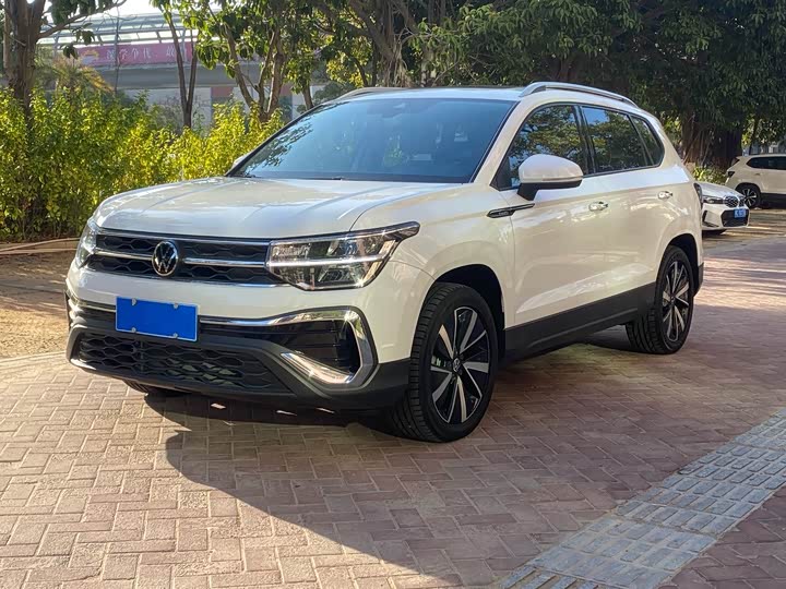 Фото 1 - Volkswagen Tharu
